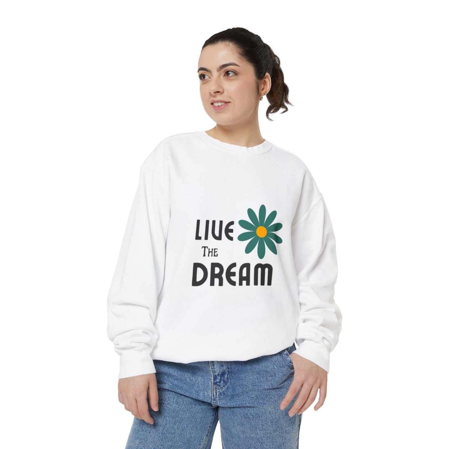 Retro Wash Unisex Sweatshirt: Garment-Dyed for Timeless Comfort and Style