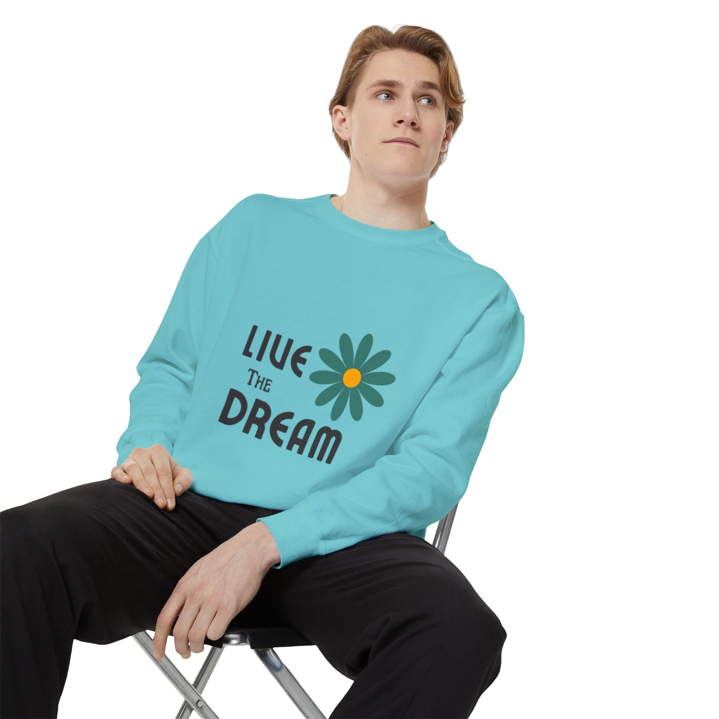 Retro Wash Unisex Sweatshirt: Garment-Dyed for Timeless Comfort and Style