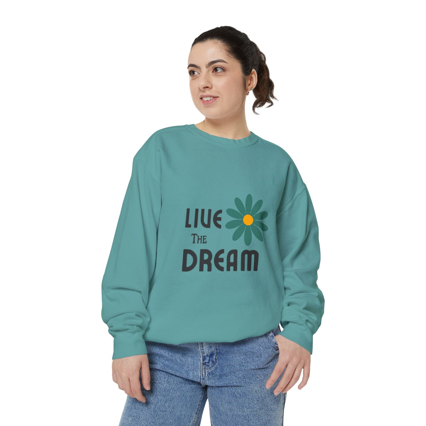 Retro Wash Unisex Sweatshirt: Garment-Dyed for Timeless Comfort and Style