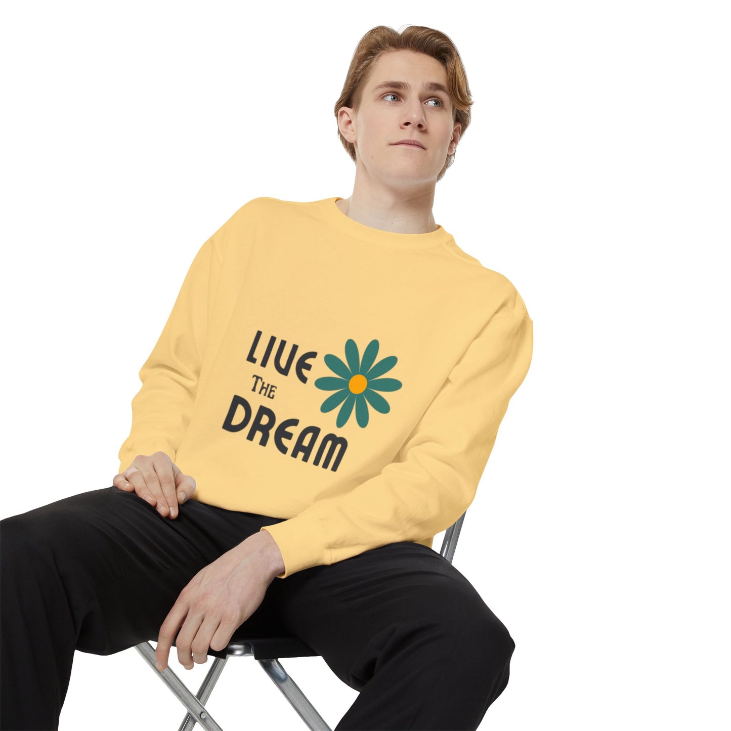 Retro Wash Unisex Sweatshirt: Garment-Dyed for Timeless Comfort and Style