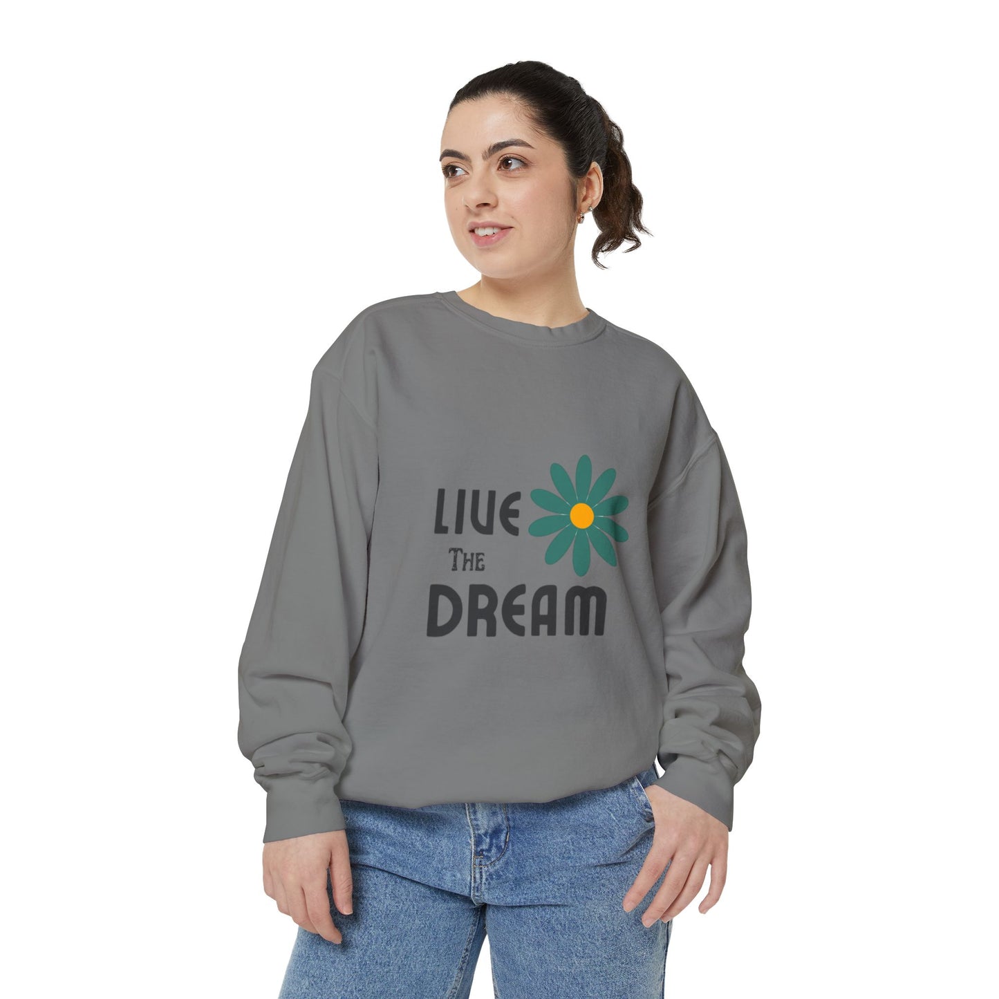 Retro Wash Unisex Sweatshirt: Garment-Dyed for Timeless Comfort and Style